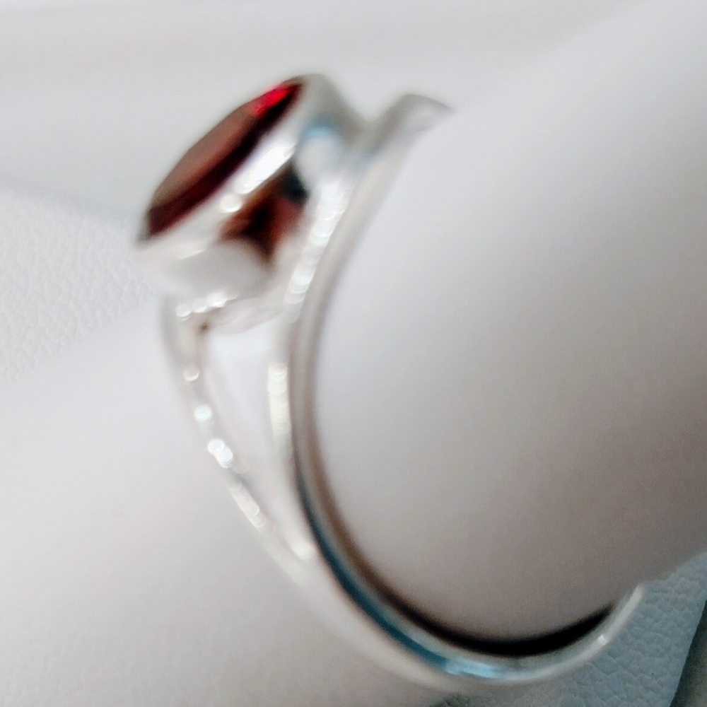 New Stunning 925 Sterling Silver Garnet Gemstone Ring with Double Band Size 6.75 - Picture 4 of 6